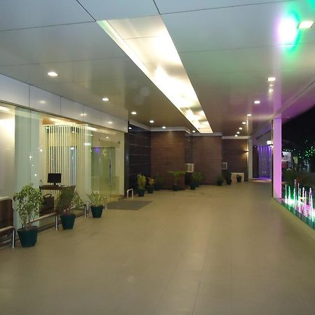 Hotel Sun Plaza Ankleshwar Kültér fotó