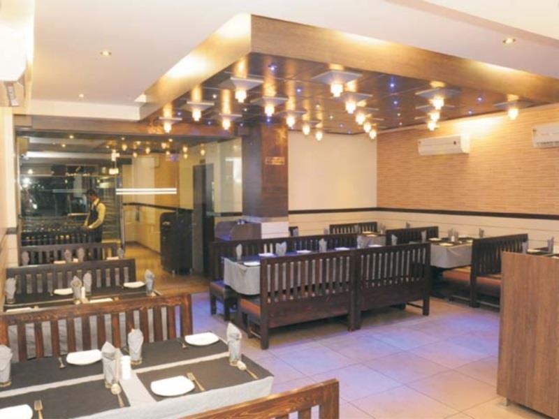 Hotel Sun Plaza Ankleshwar Kültér fotó
