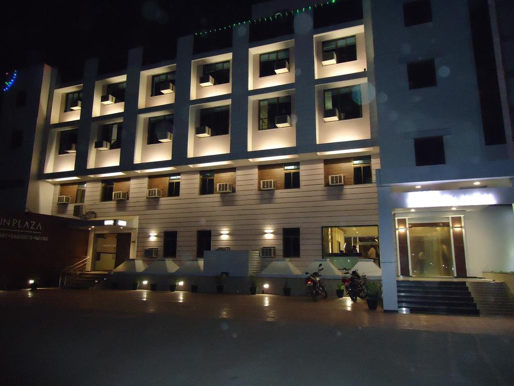 Hotel Sun Plaza Ankleshwar Kültér fotó