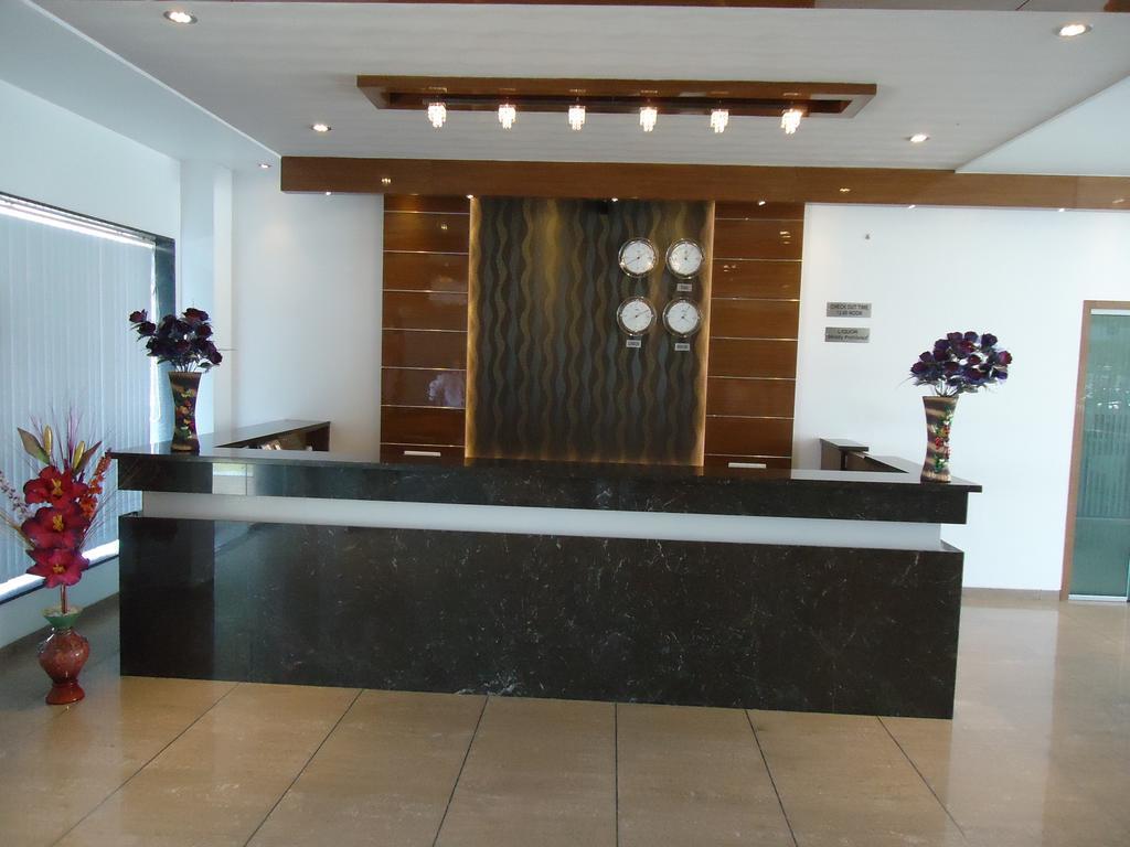 Hotel Sun Plaza Ankleshwar Kültér fotó
